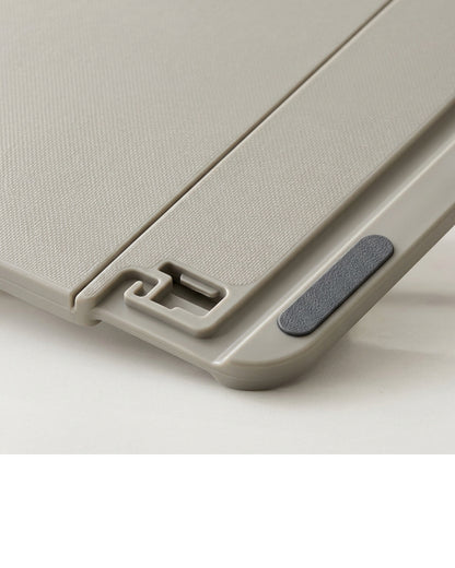 Wvgkn Fold-and-Pour Polypropylene Cutting Board 36 x 25 cm Sand - Detail view